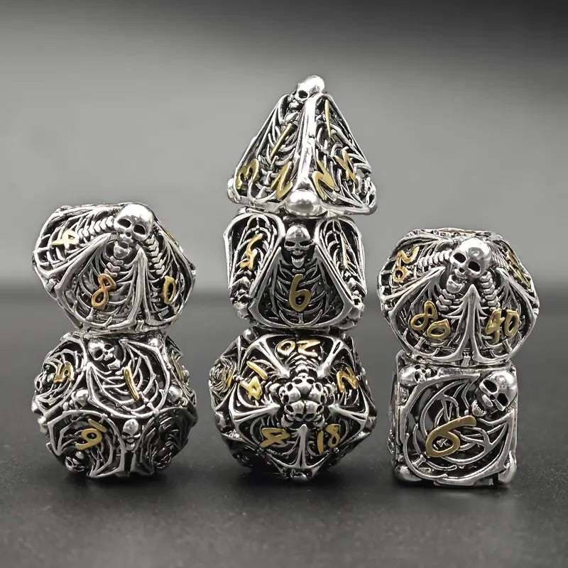 Metal Dice Set Skull and Bones (DCPHMT2)